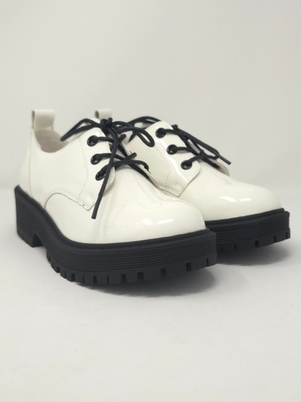 Chunky Platform Faux Leather Oxford Patent White Pat Trendy Lug Sole Lace Up - Picture 2 of 9